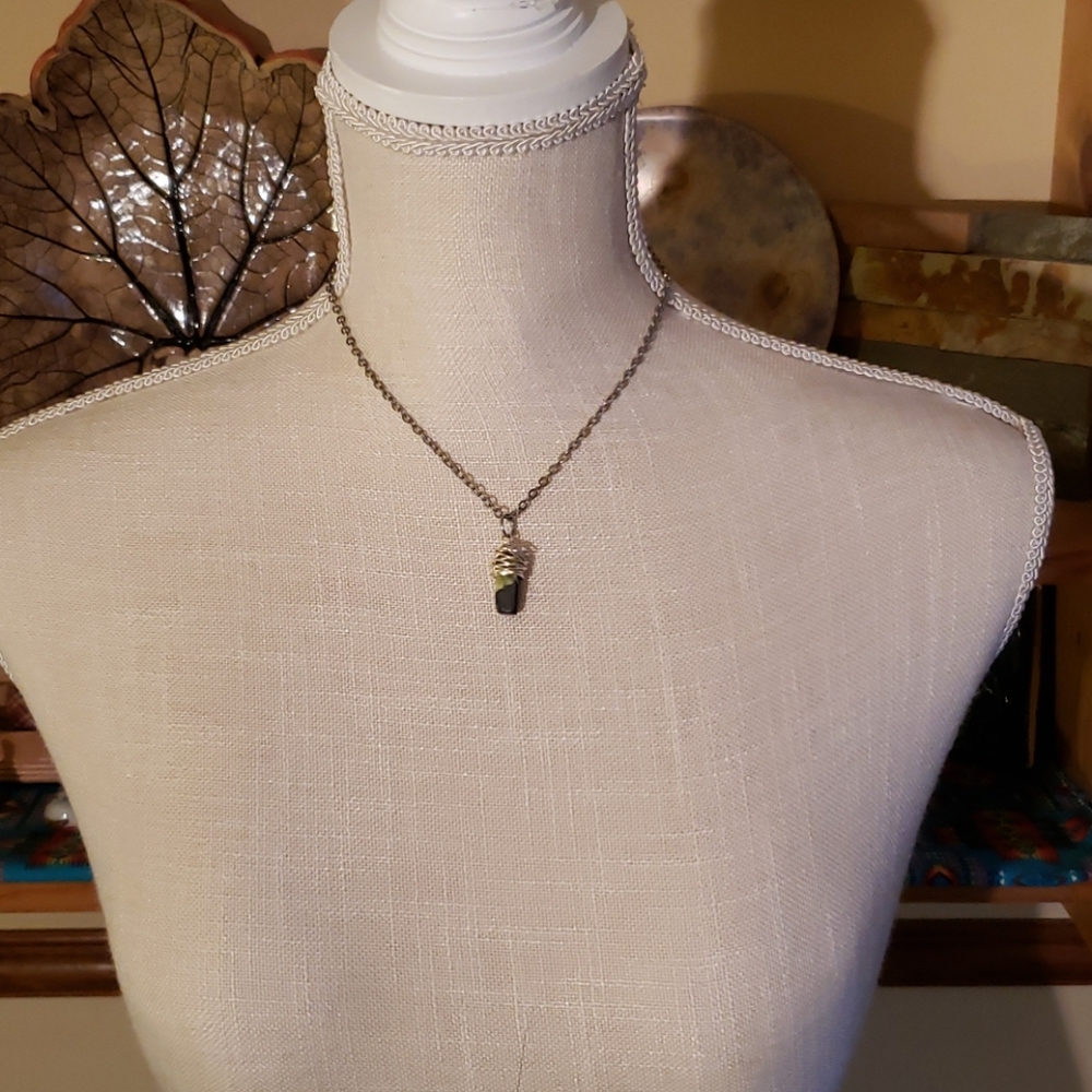 Green stone necklace - Picture 4 of 4